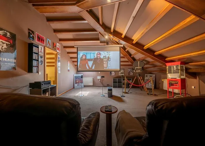 En Asturias Con Cine, Piscina, Bbq, Juegos, 14 Pax *